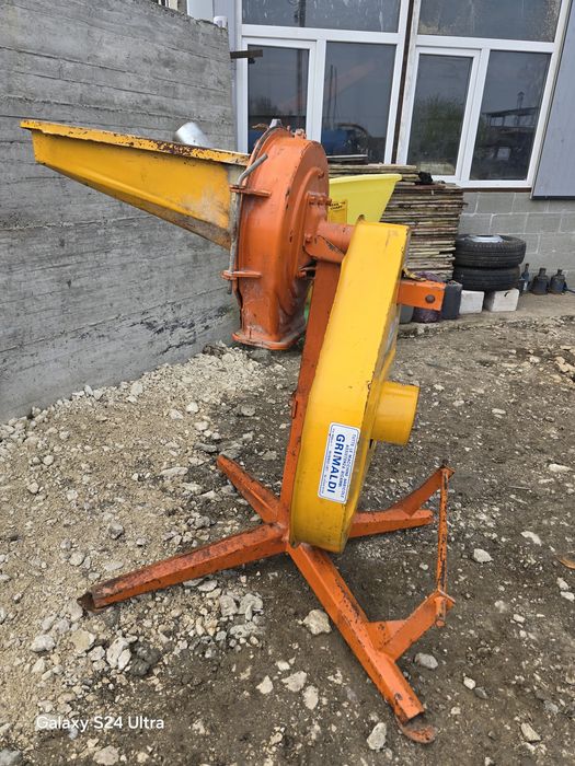 Vând moară pe ciocanele