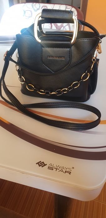 Дамска чантичка с 3 дръжки