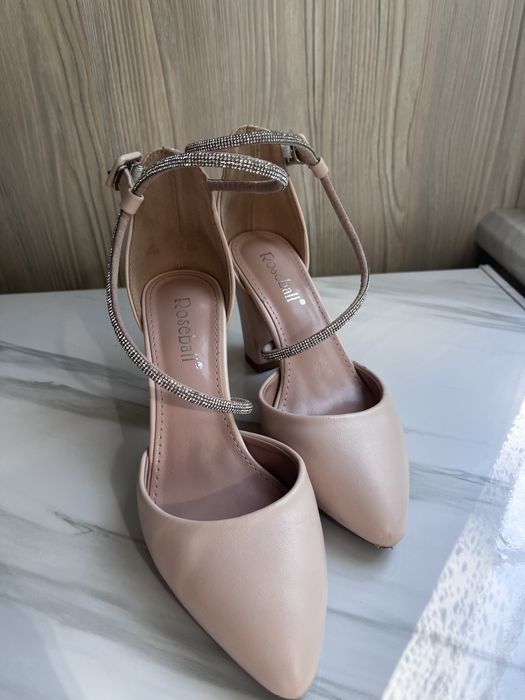 Туфельки бежевые