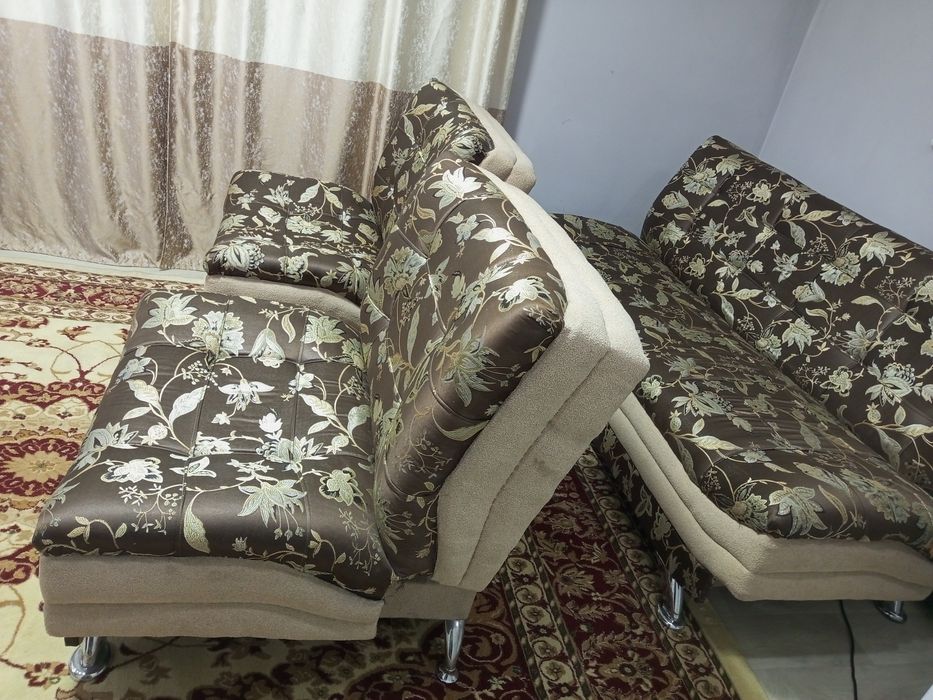 Продаю диван и кресла.