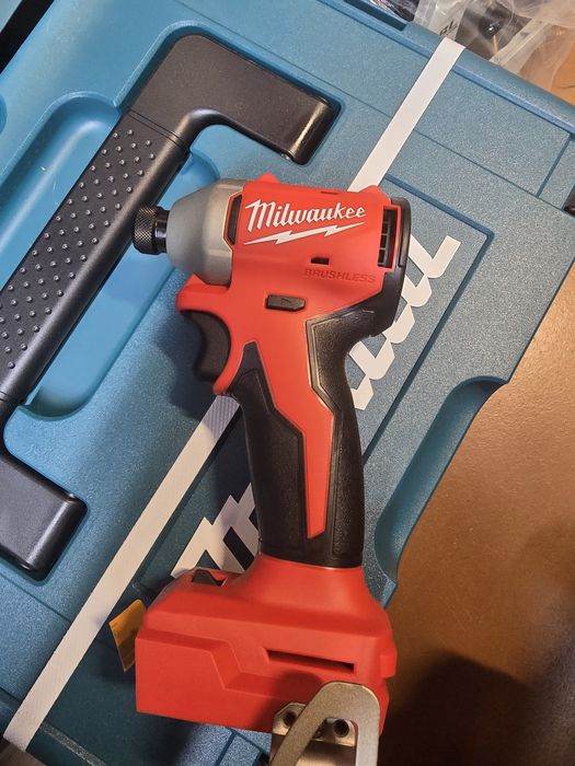 ПРОМОЦИЯ.Нов безчетков импакт Milwaukee M18BLIDR-0