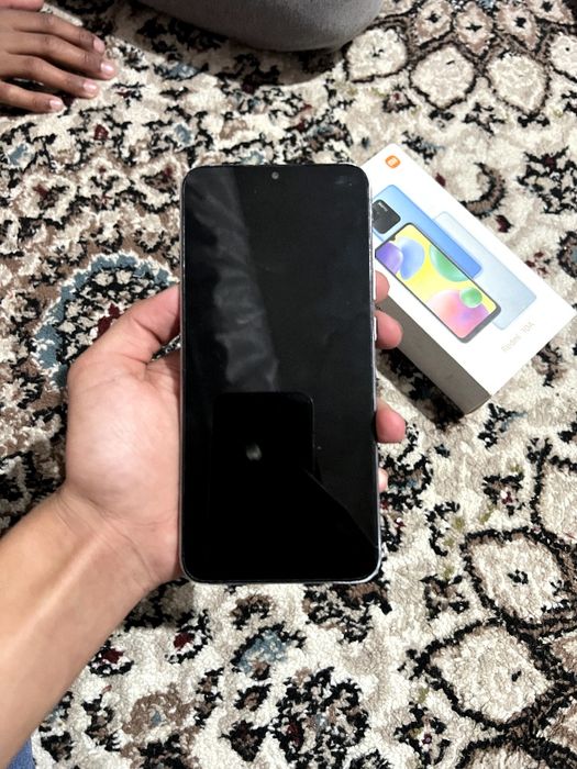 Redmi 10A holati yaxshi srochna sotiladi