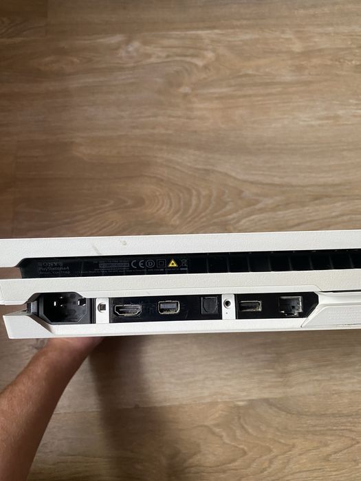 PlayStation 4 pro 1Tb