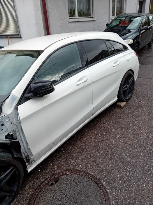 Dezmembrez Mercedes CLA . 1.6 benzină .