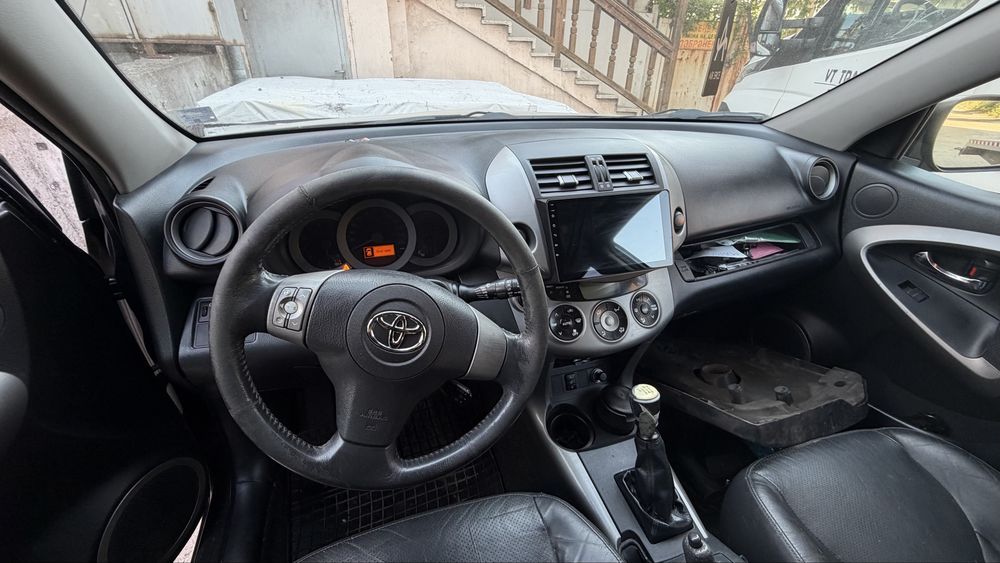 Toyota rav4 d-cat 2.2 177 за гарнитура на главата