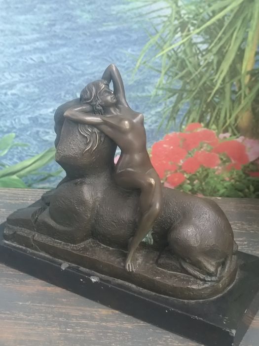 Sculptură în Bronz semnată T.Herlinger 5kg
