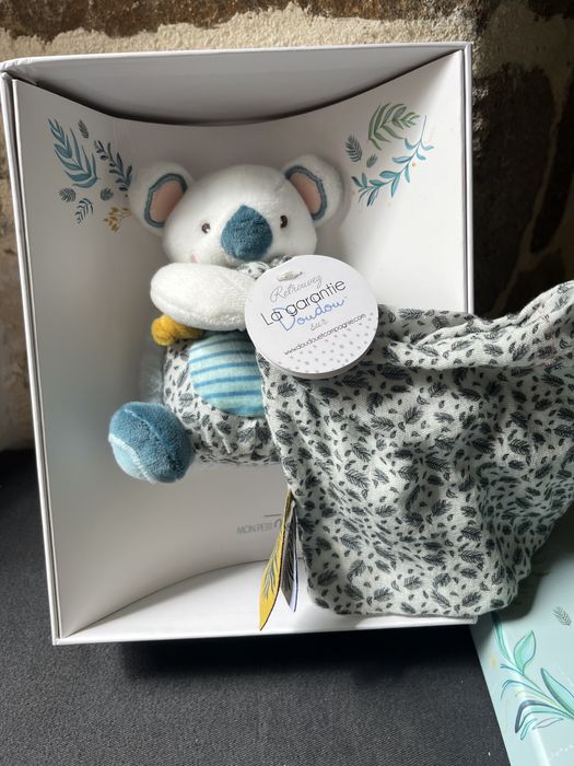 Малка,Прерасна френска бебешка играчка за гушкане  Doudou et Compagnie