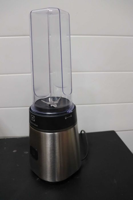 Electrolux E3SB1-4ST Blender Sports Blender Create 3, 600мл бутилкa