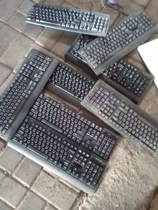 Клавиатура есть 70шт