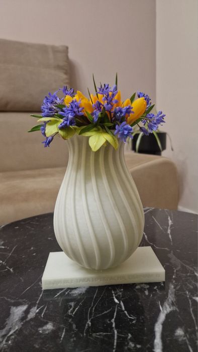 3d Вази флуорисцентен материал