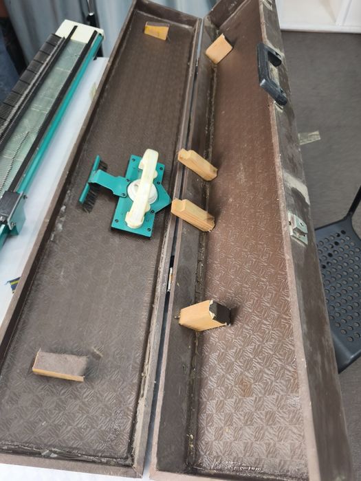 Продам вязальную машинку