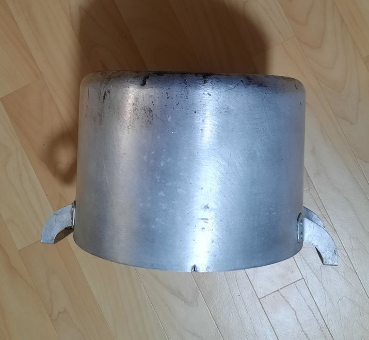 Кастрюля аллюминиевая. 8 литровая. Б/у.