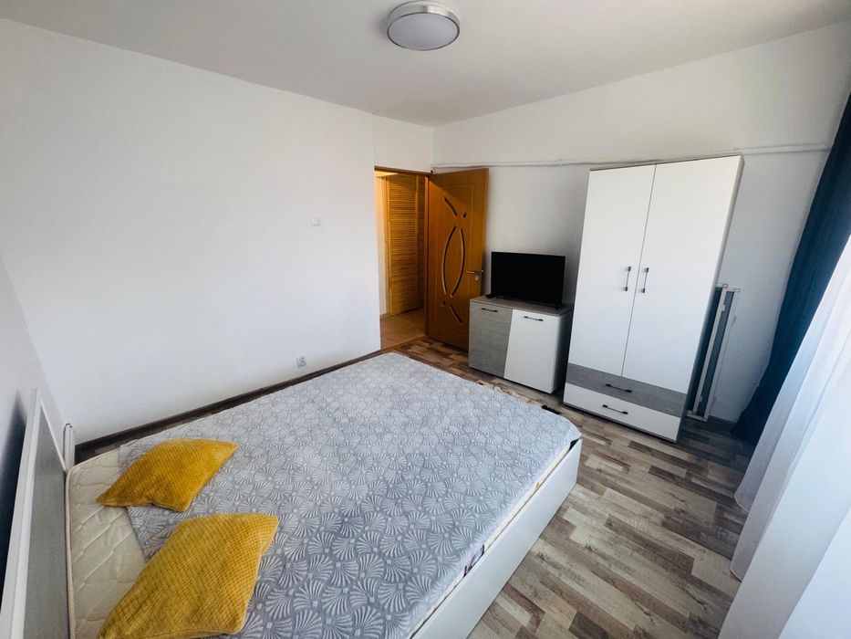 Inchiriez apartament 2 camere decomandat