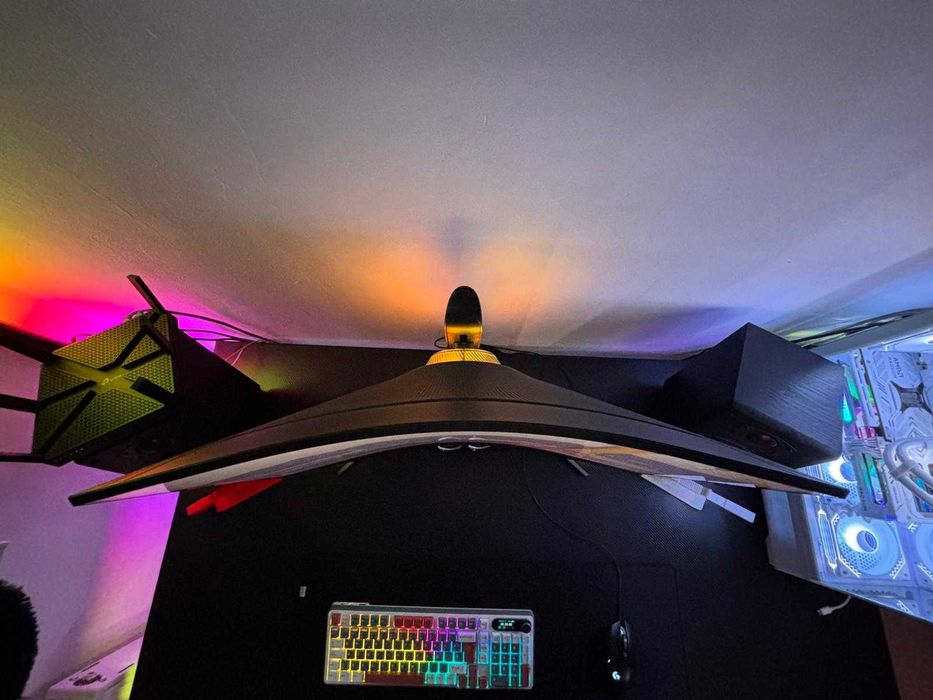 Monitor Samsung Odyssey G7 32 240Hz 1440p + cadou Logitech G502 Hero