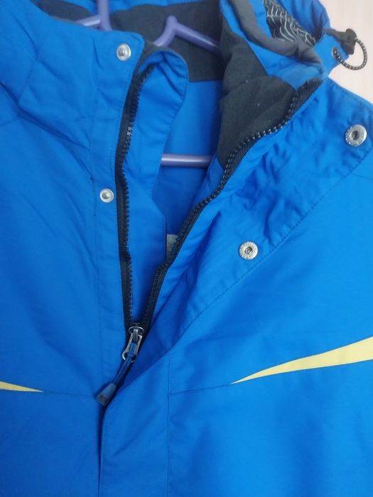 Куртка зимняя на мальчика.