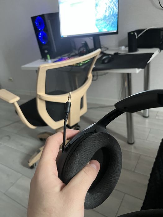 Продам наушники hyperX