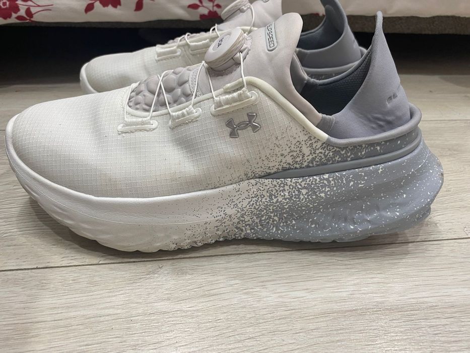 Продам кроссовки летние