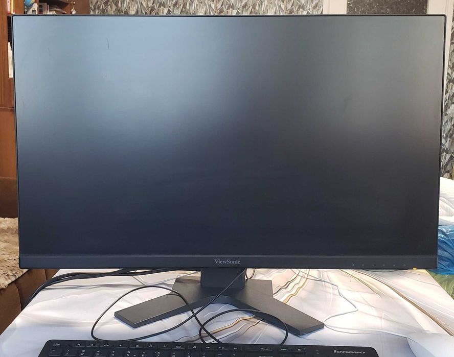 Компютърен монитор ViewSonic 27", Full HD 1920X1080p, вградени стерео високоговорители.