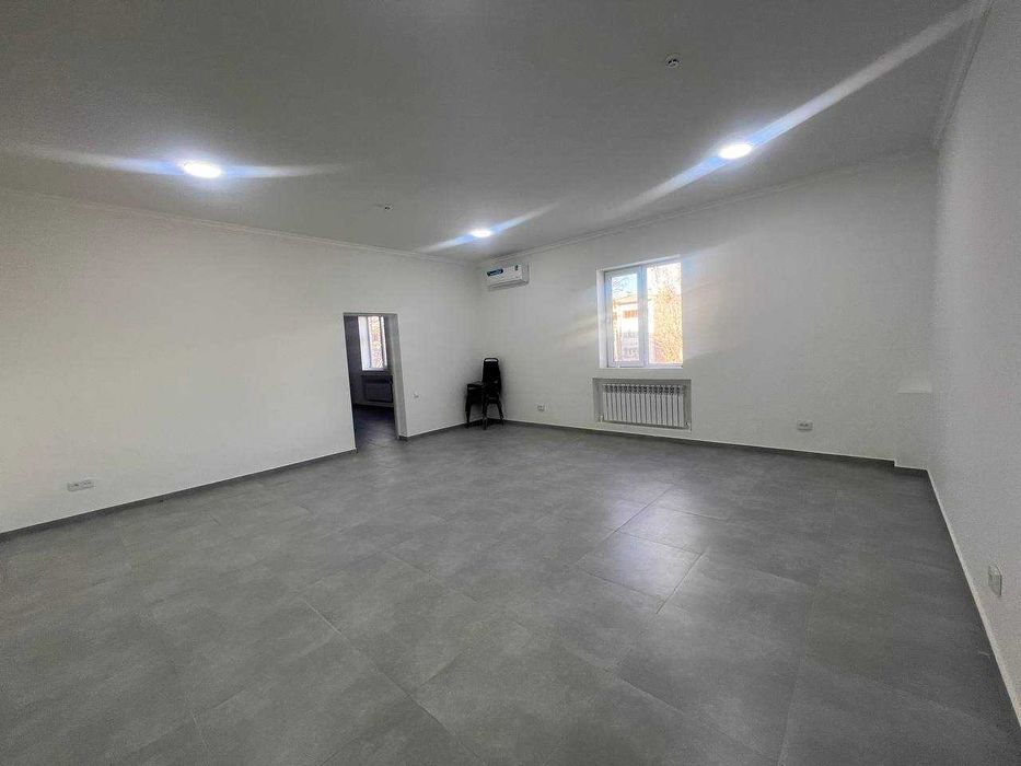 Chilonzor ц kvartlda joy arendaga beriladi.Сдается помещение в аренду.