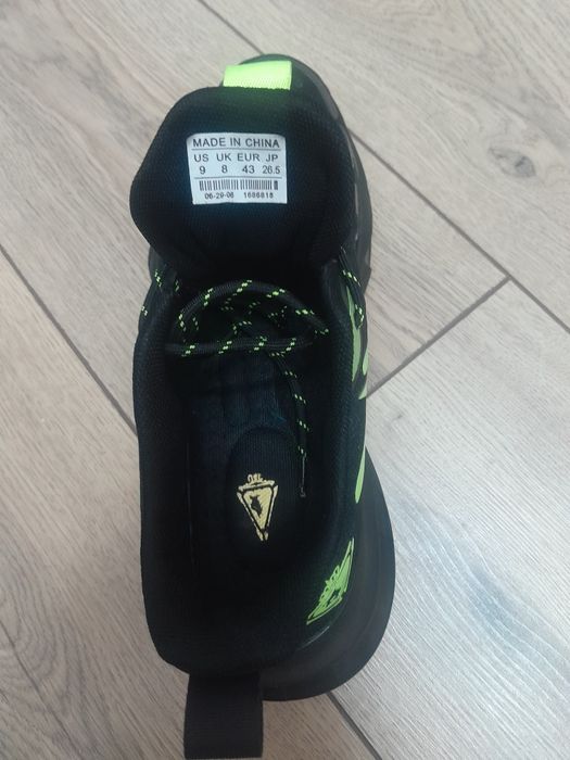 Кроссовки продам продам