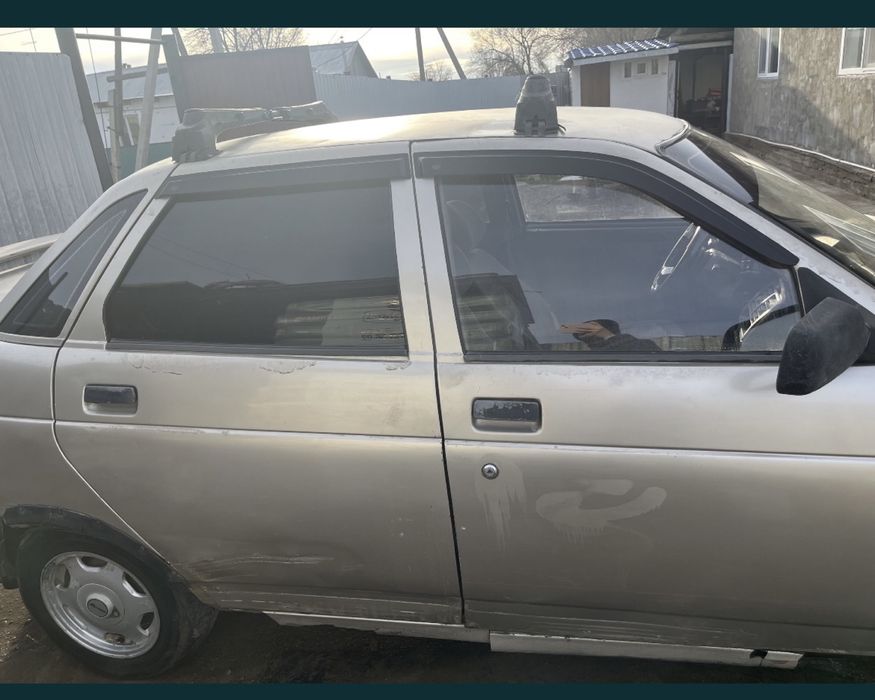 Машина Ваз 2110.