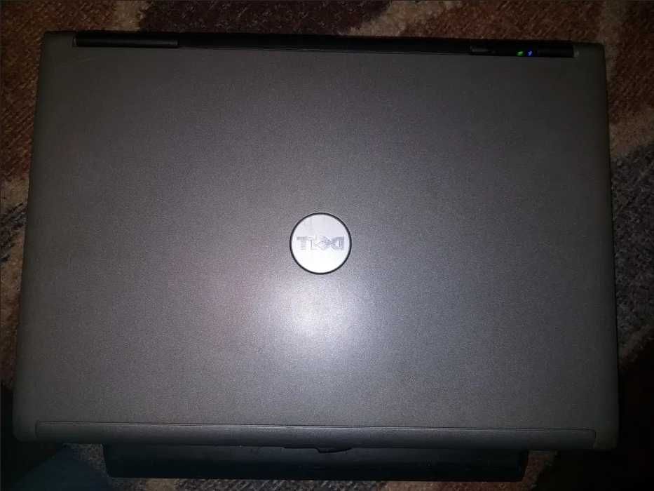 Laptop Dell D620, T7200 - 2 Ghz, 4 Gb DDR2, hdd 120 ghz, serial port