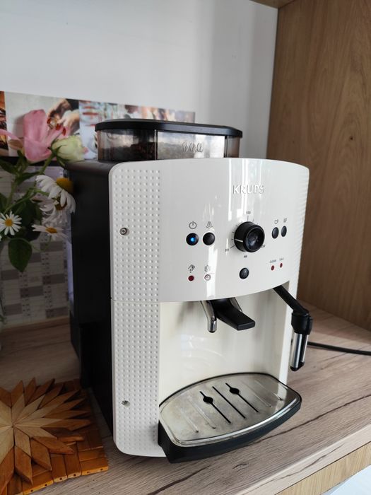 Espressor KRUPS  EA8105