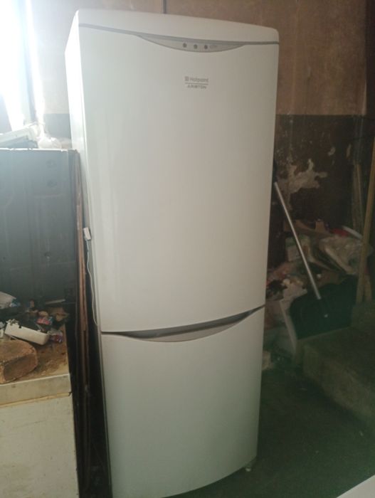 Холодильник Hotpoint Ariston