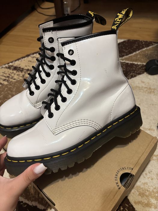 Dr. Martens Jadon albi lucioși, mărimea 39
