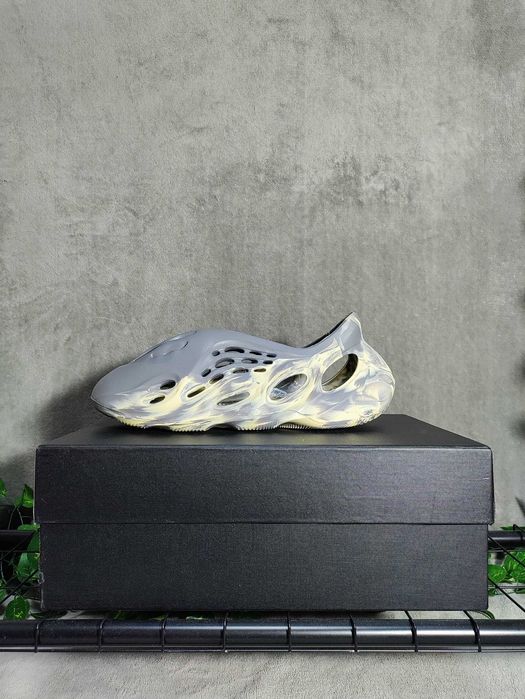 Yeezy Foam Runner marimea 44