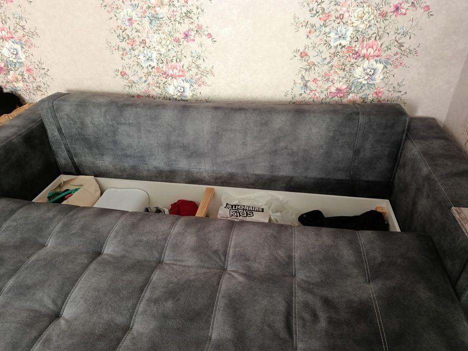 Продам диван серый