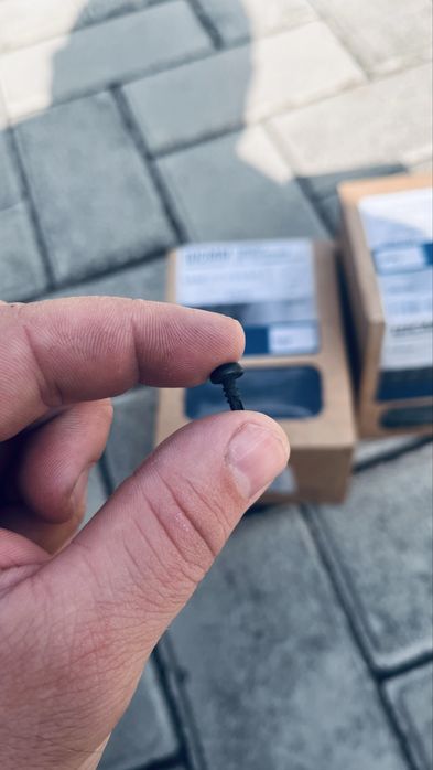 Продам саморезы по металлу