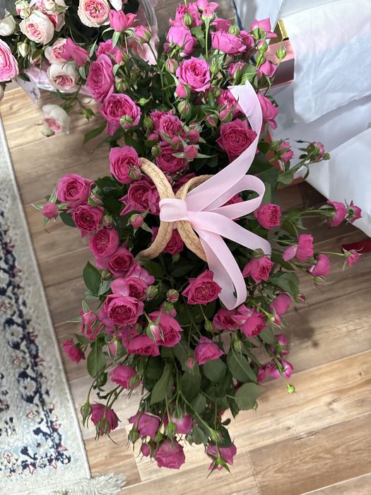 Жеңілдікпен гүлдер сатылады