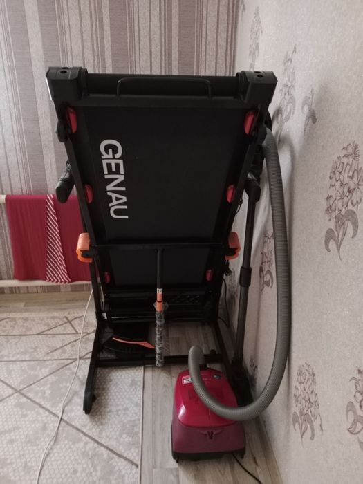 Беговая дорожка почти новый