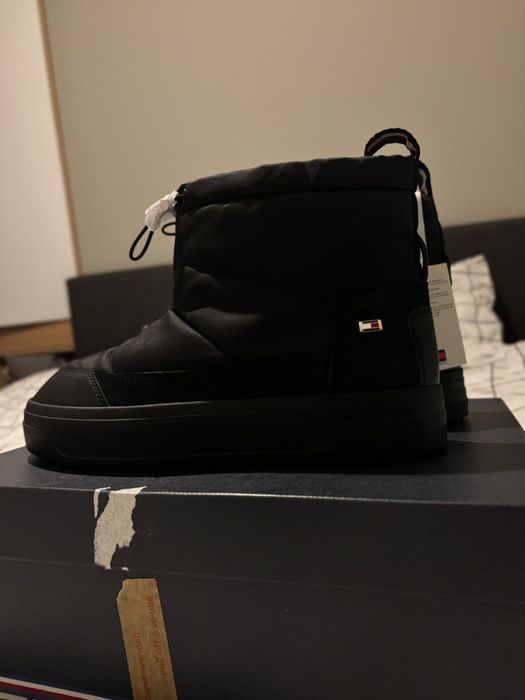 Нови дамски апрески ботуши боти Tommy Hilfiger 41 номер! НОВИ!!!