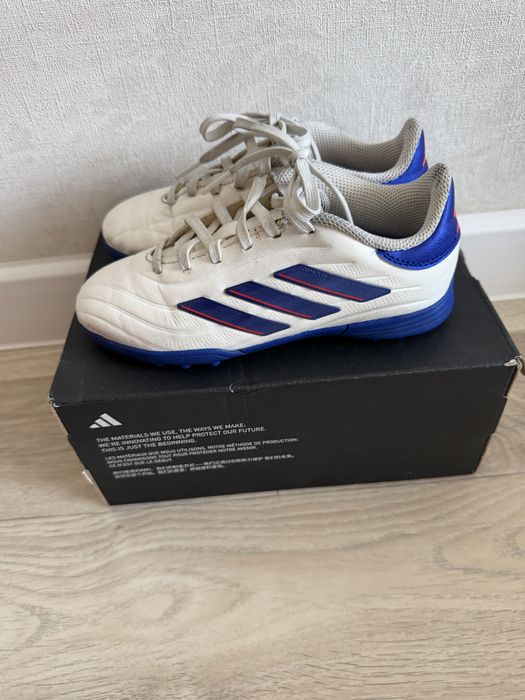 Продам сороконожки! Адидас оригинал!