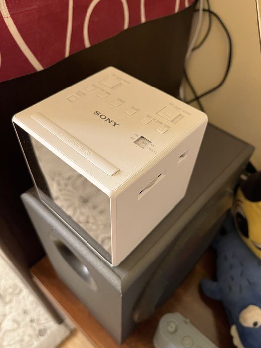 Radio sony cu alarma si ceas digital