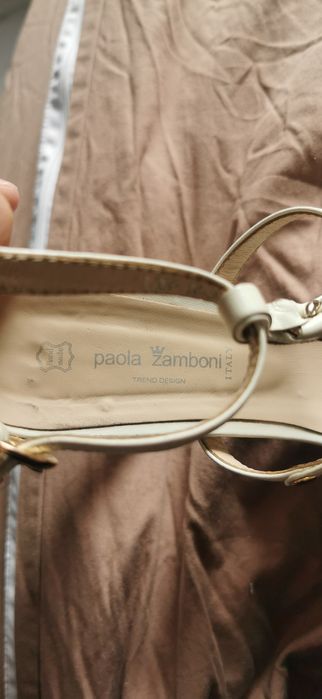 Продаю босоножки женские