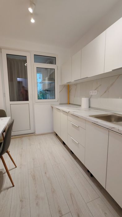 Apartament proaspăt renovat de inchiriat