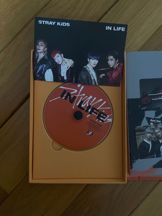 Album Stray Kids In Life, Type A