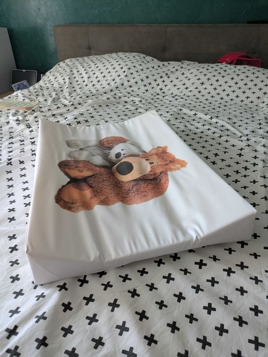 Подложка за повиване на бебе