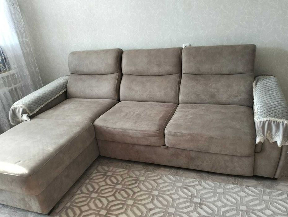 Диван угловой в хорошем состоянии