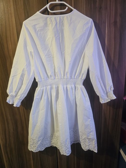 Бяла рокля MOHITO