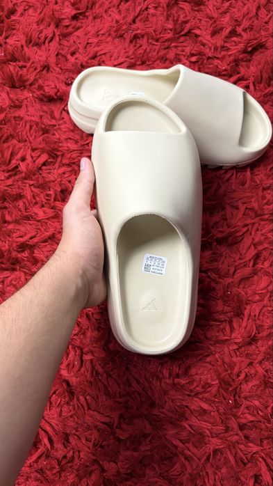 Papuci Yeezy Slides 43