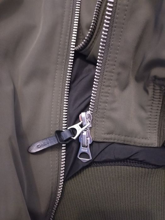 Зимно непромокаемо яке бомбър MANGO