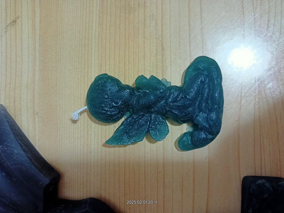 Разноцветни ароматни свещи с Богородица и Младенеца