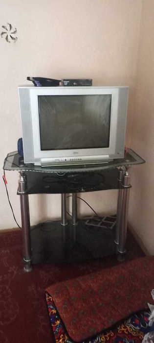 Postavka televizor bilan sotiladi