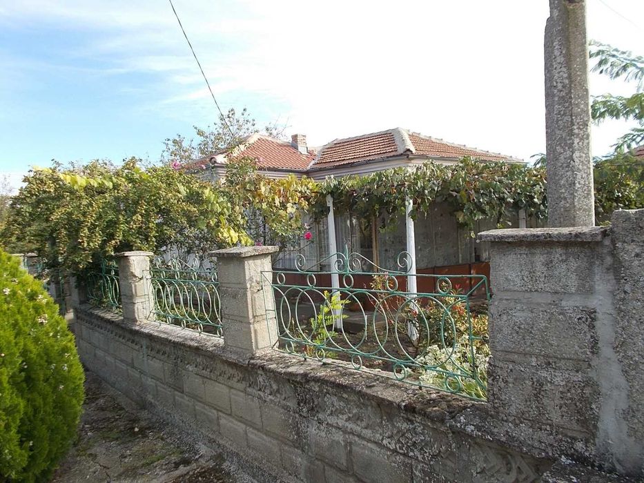 Продава се Къща в с. Змеево, Област Добрич - 120 кв.м за 384 €/кв.м - Снимка #1