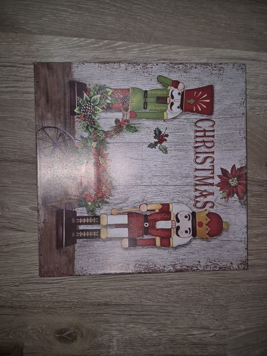 Platou Decorativ cu Spargatorul de Nuci 30x30cm