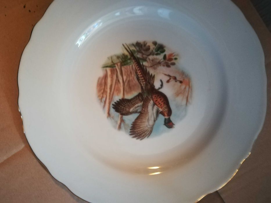 Сервиз порцелан 24части,, 12чаши,чай,кафе,ловджийски мотив, Антиквар